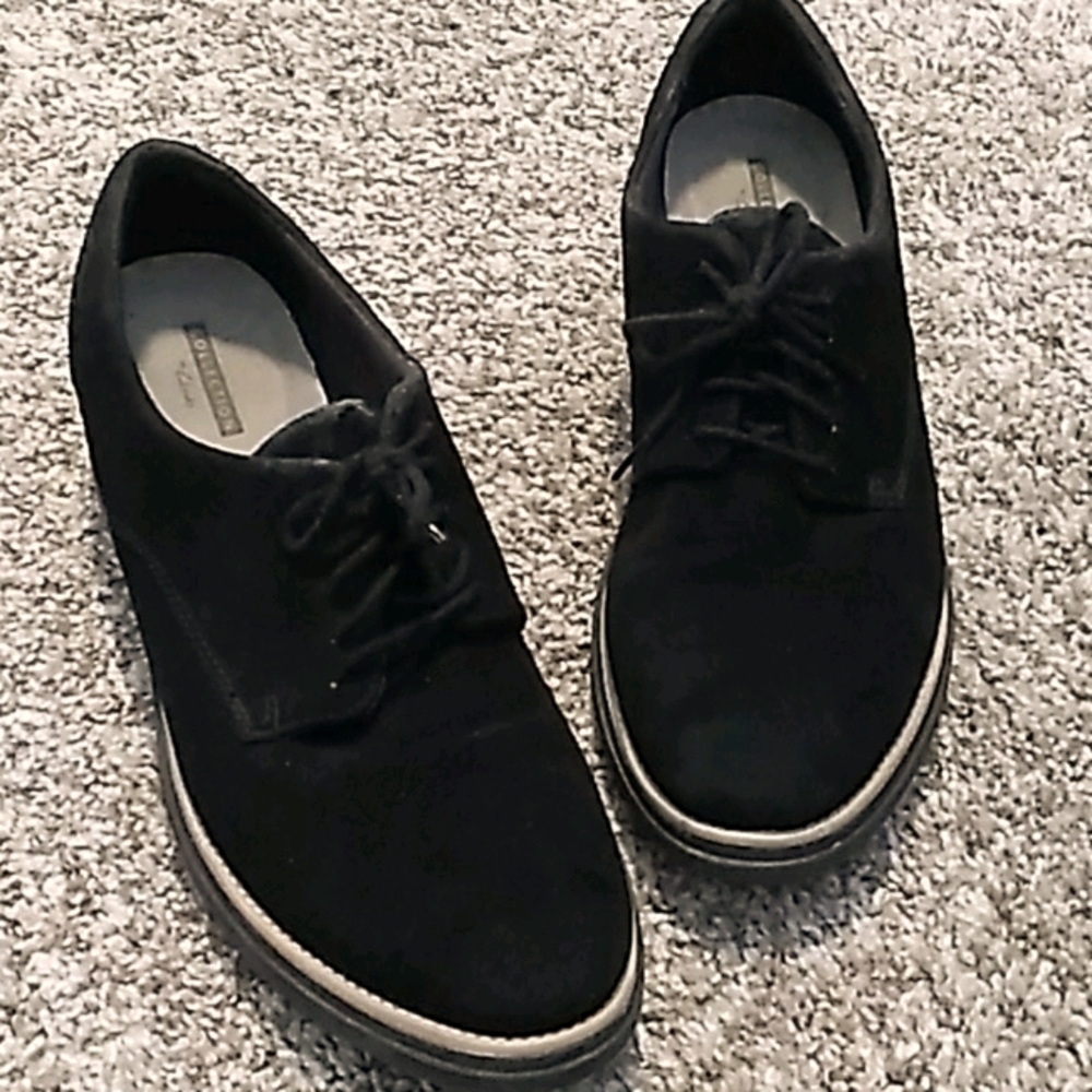 Black Cushion Flats